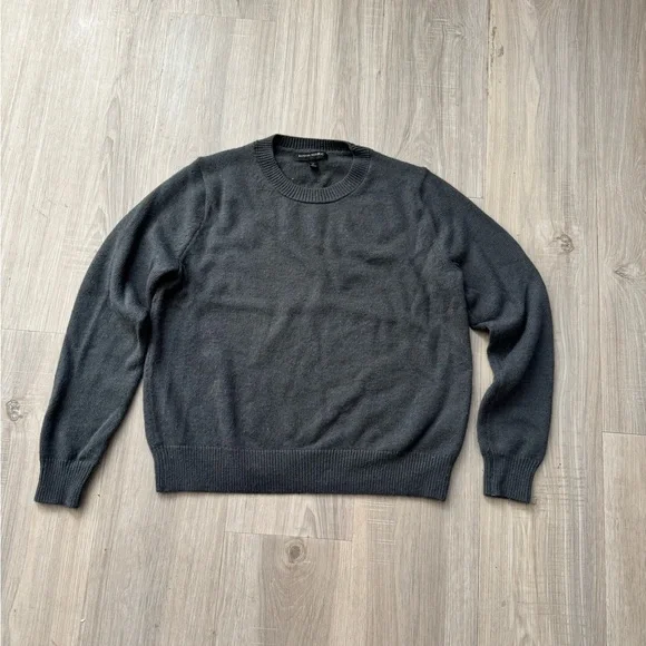 Banana Republic Men's Charcoal Crewneck Sweater - Picture 1 of 6